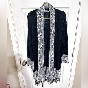 Women’s cardigan black white